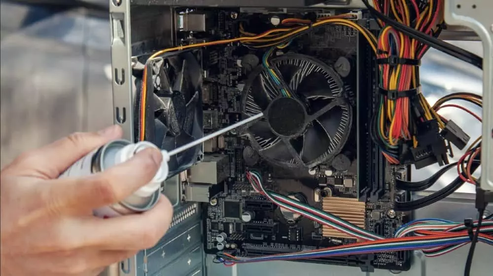 Tips Membersihkan Komputer Bagian Dalam CPU