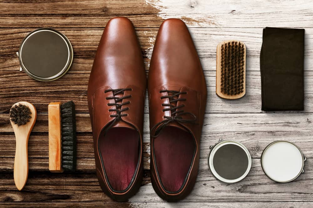 Cara Merawat Sepatu Kulit Sintetis